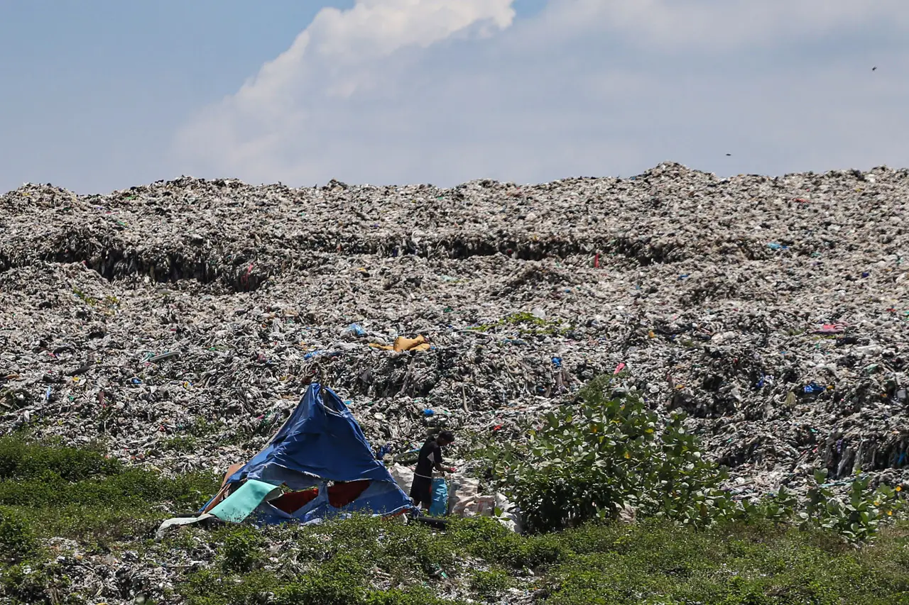 Sampah di TPA Cipayung...