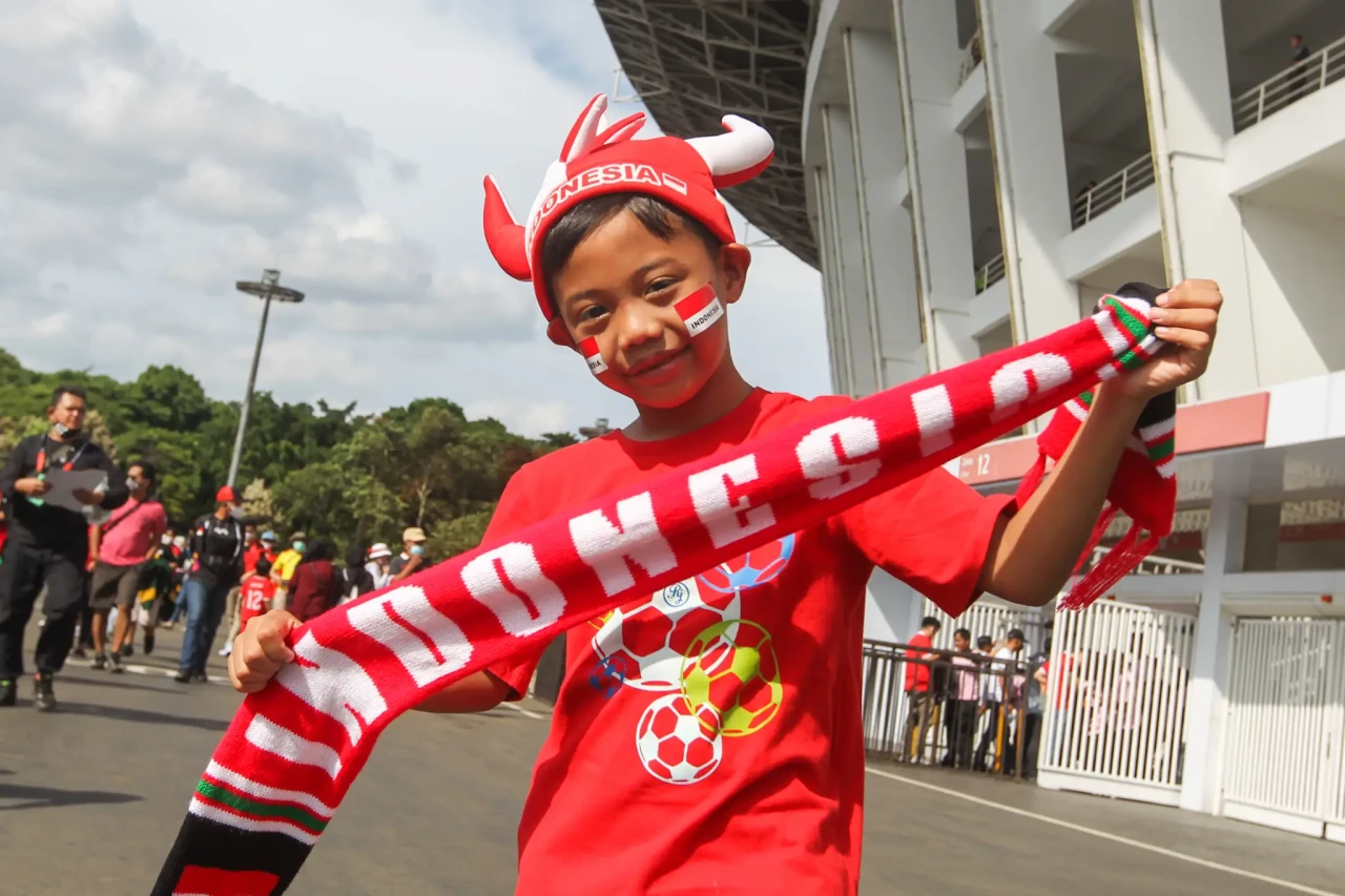 Antusiasme Warga Nonton...