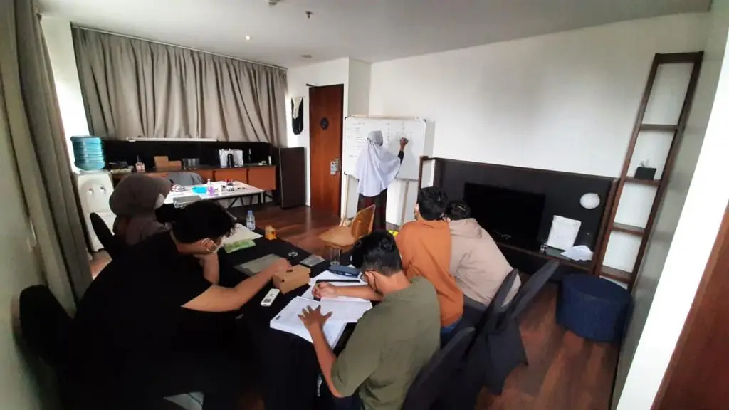 Kembangkan Metaverse...