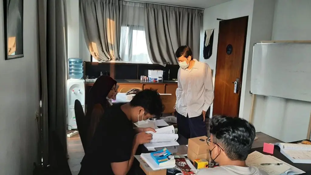 Kembangkan Metaverse...