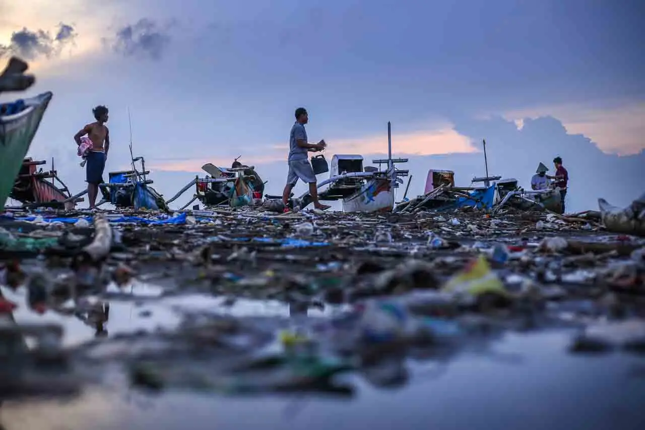 Gelombang Laut Tinggi,...