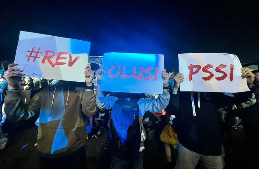 Tuntutan Revolusi PSSI...