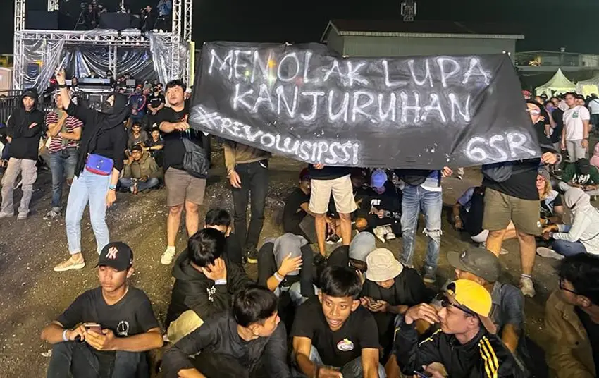 Tuntutan Revolusi PSSI...