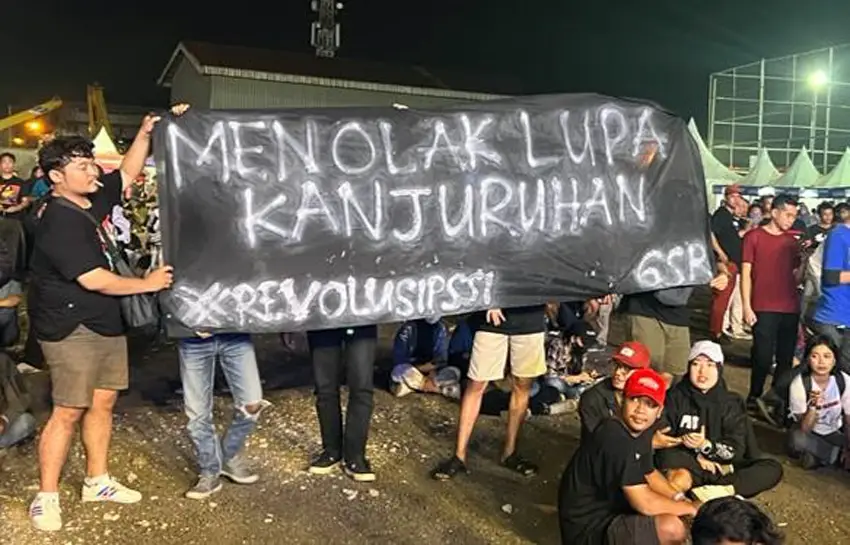 Tuntutan Revolusi PSSI...