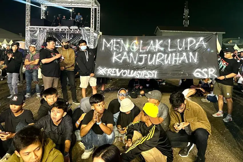 Tuntutan Revolusi PSSI...