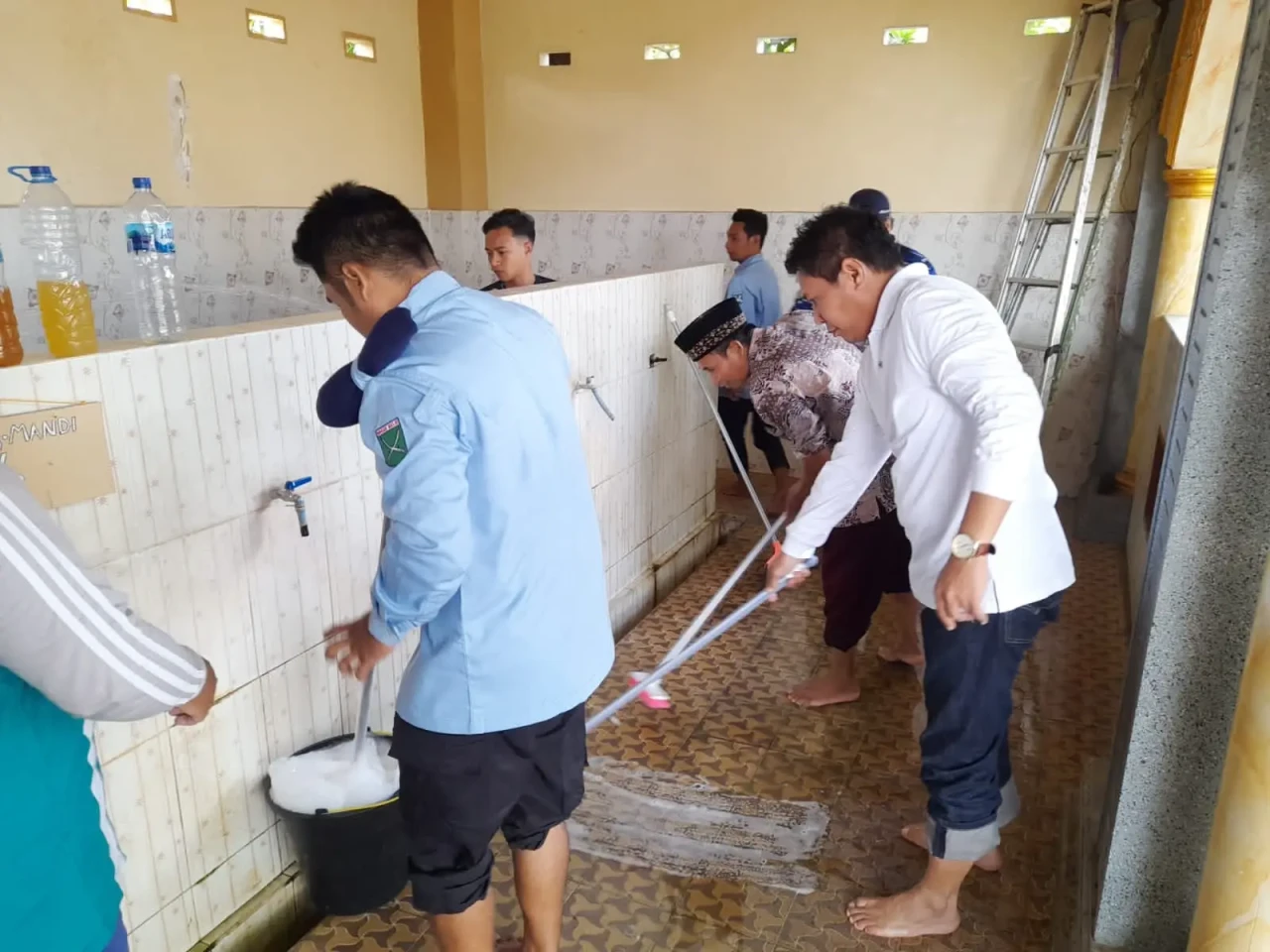 Mobil Pemelihara Masjid...