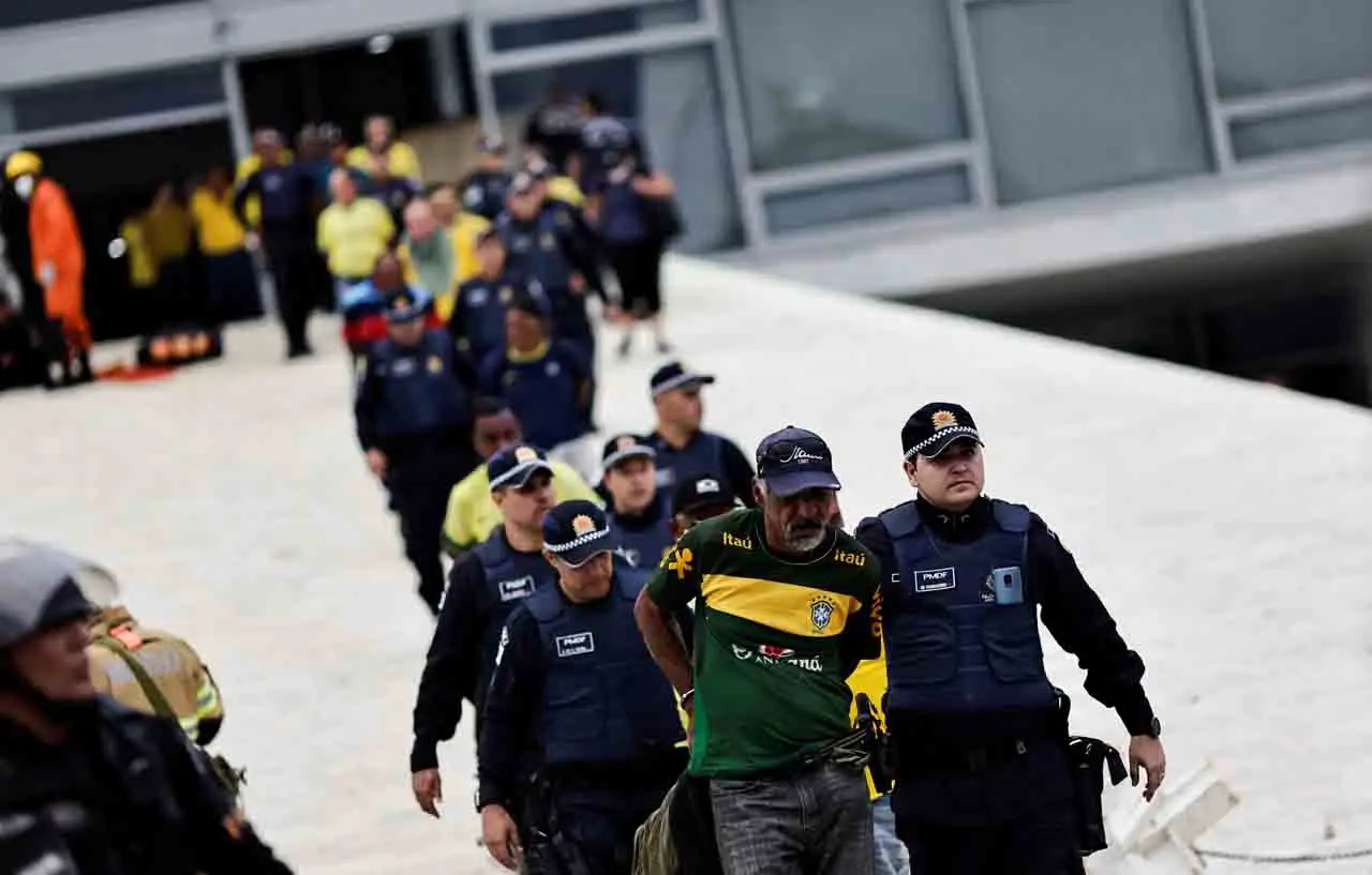 Brazil Mencekam, Pendukung...