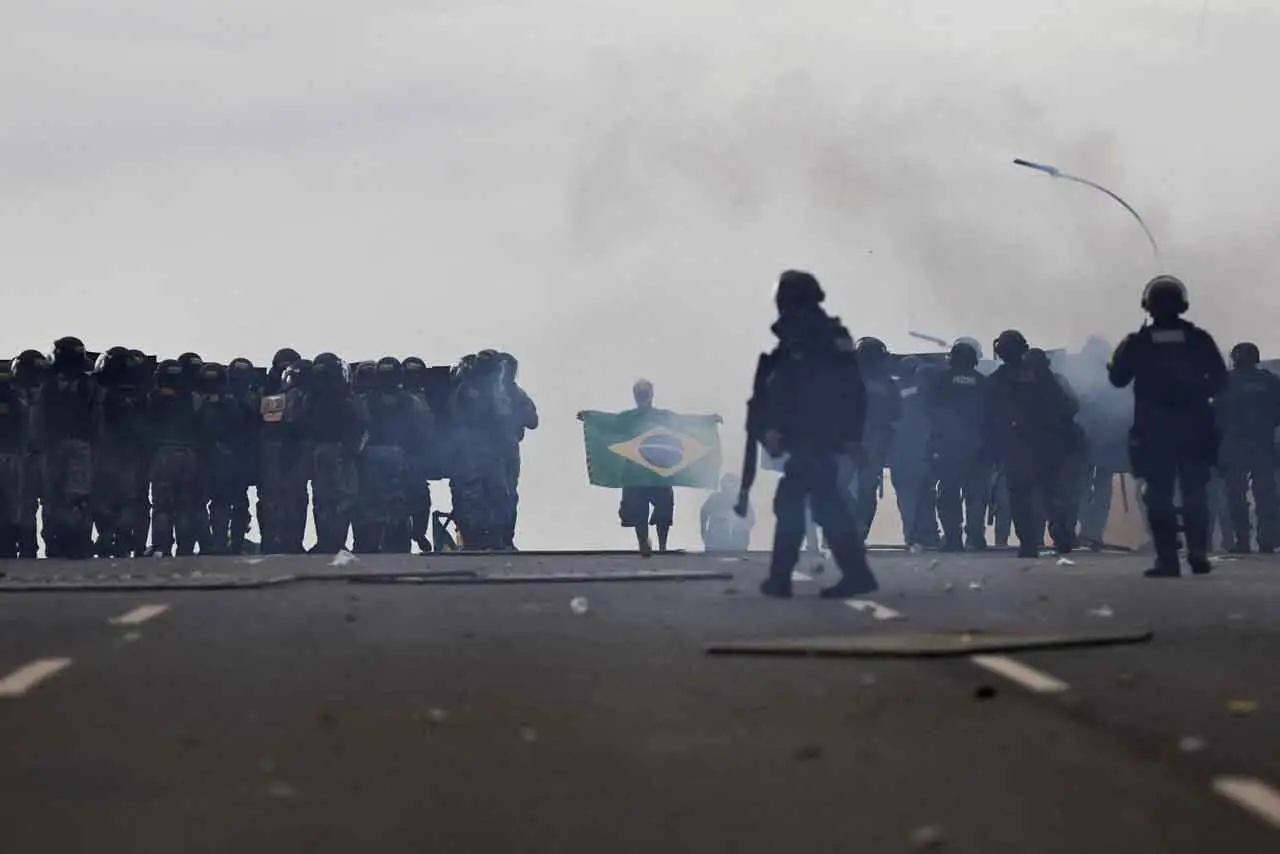 Brazil Mencekam, Pendukung...