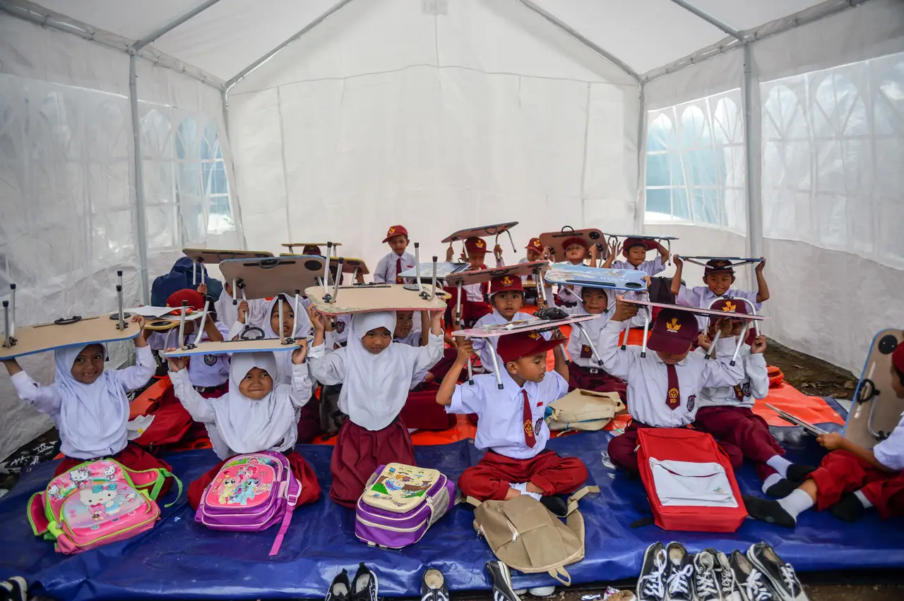 Hari Sekolah Pertama...