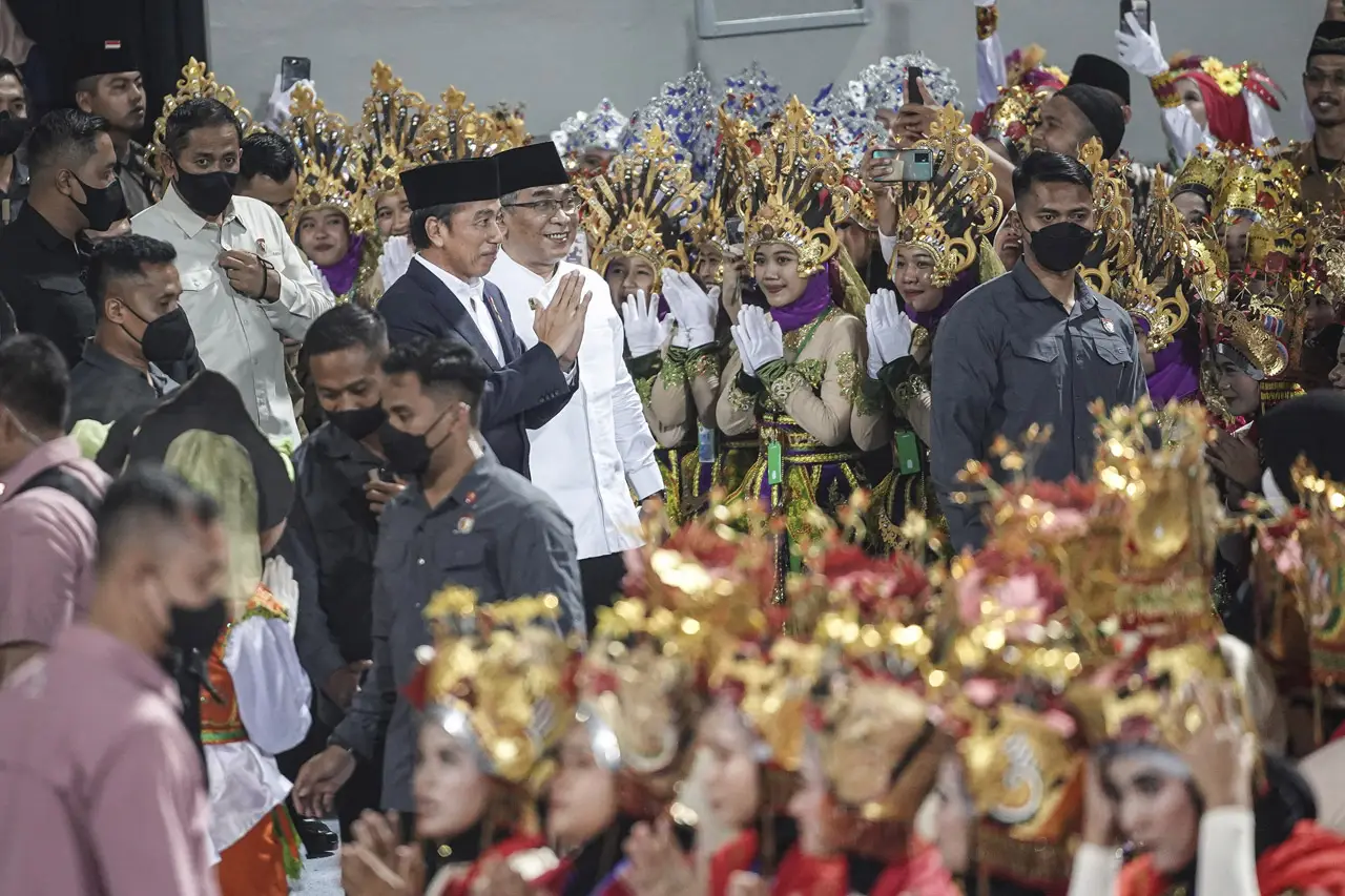 Presiden Hadiri Festival...
