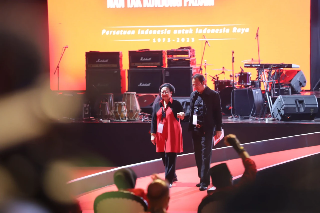 Megawati Sampaikan Pidato...