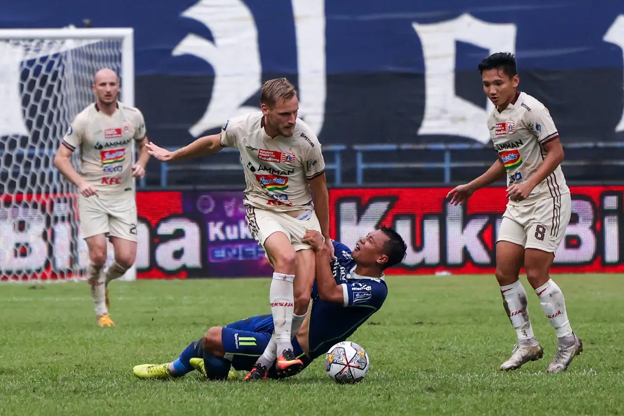 Gol Tunggal Ciro Alves...