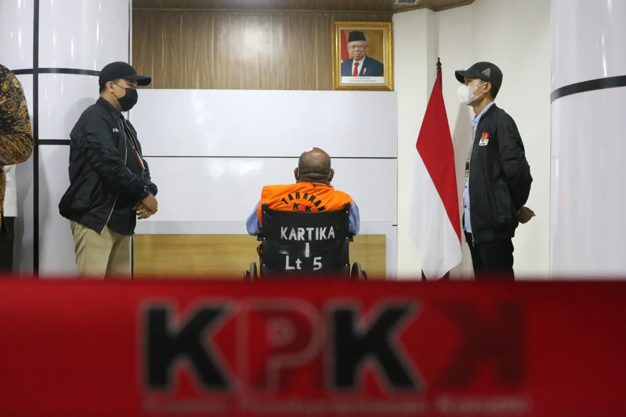 Diborgol dan Duduk di...