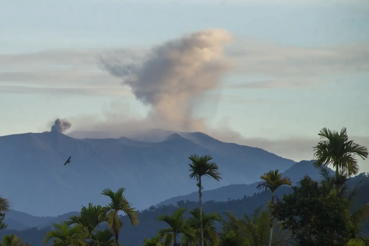 Erupsi Gunung Merapi,...