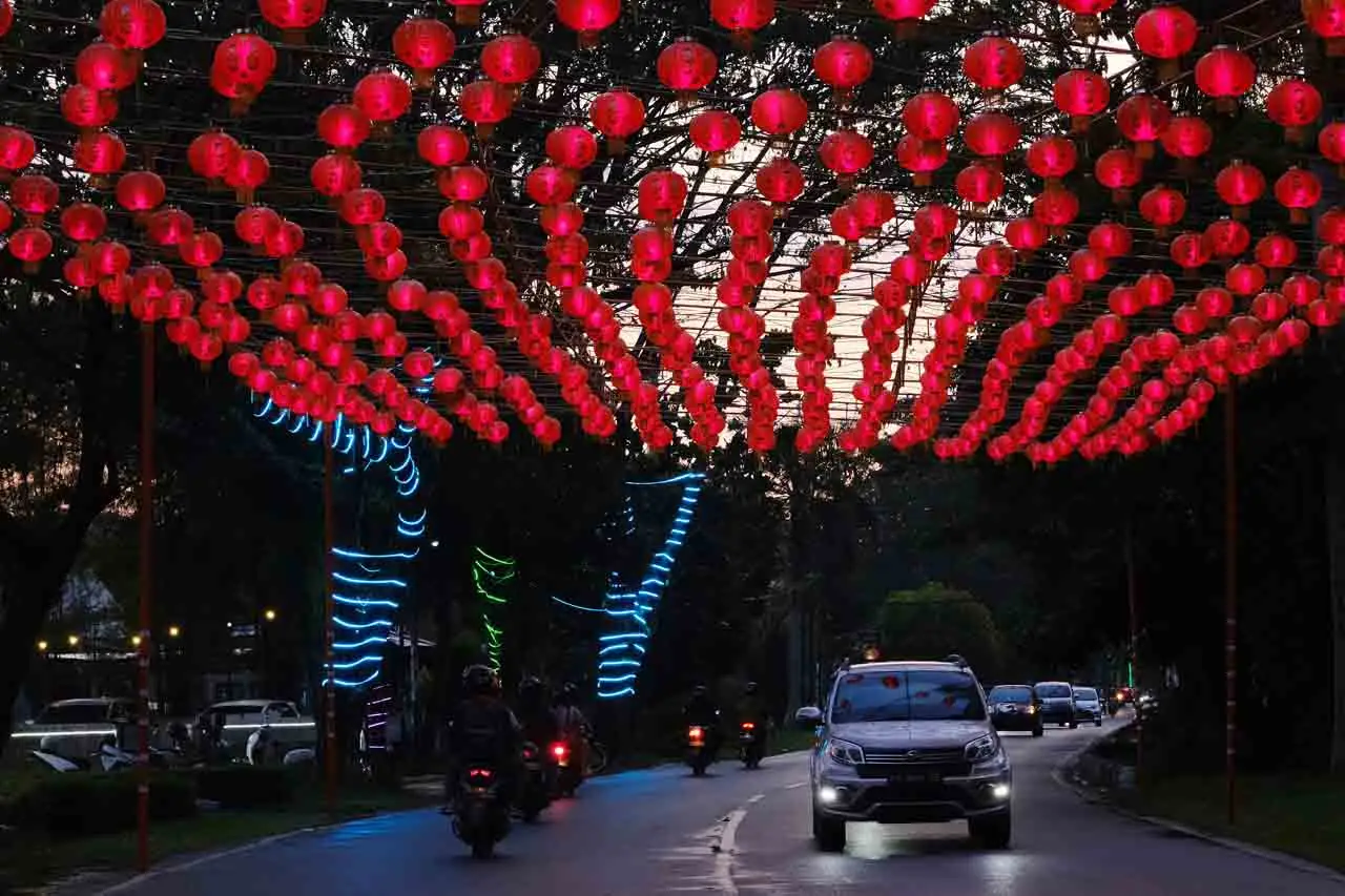 Lampion Imlek Hiasi...