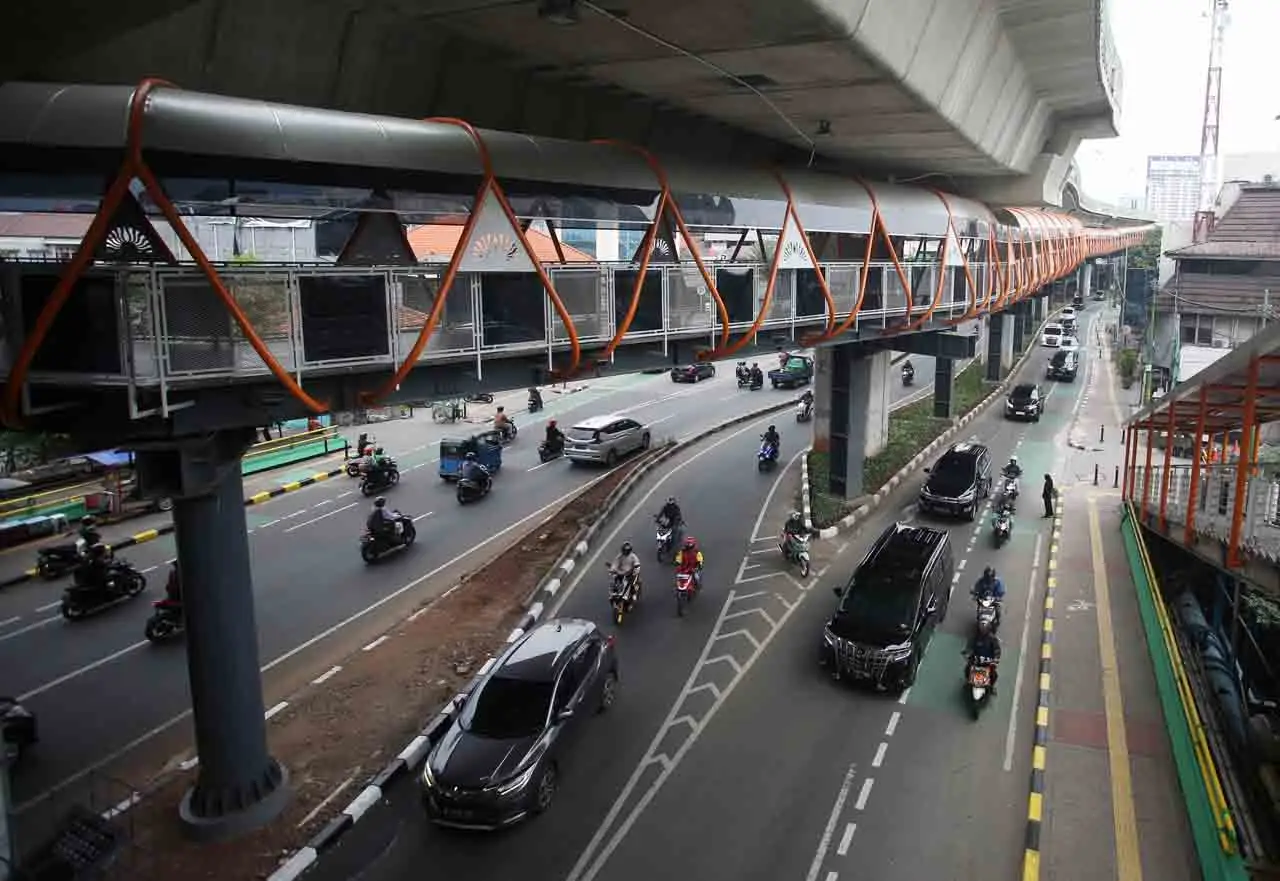 Skywalk Kebayoran Lama...