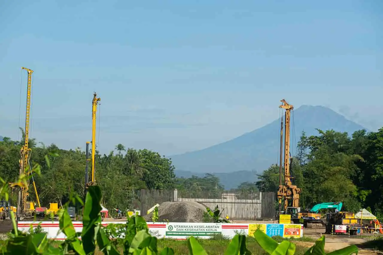 Pembangunan Tol Yogyakarta-Bawen...