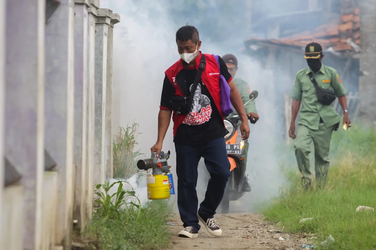 Fogging Cegah Penyebaran...