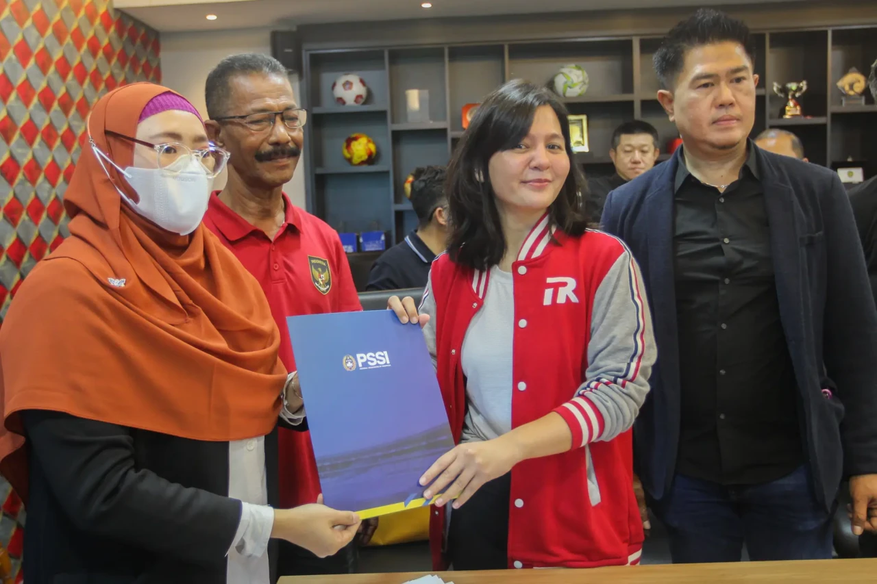 Ratu Tisha Calonkan...