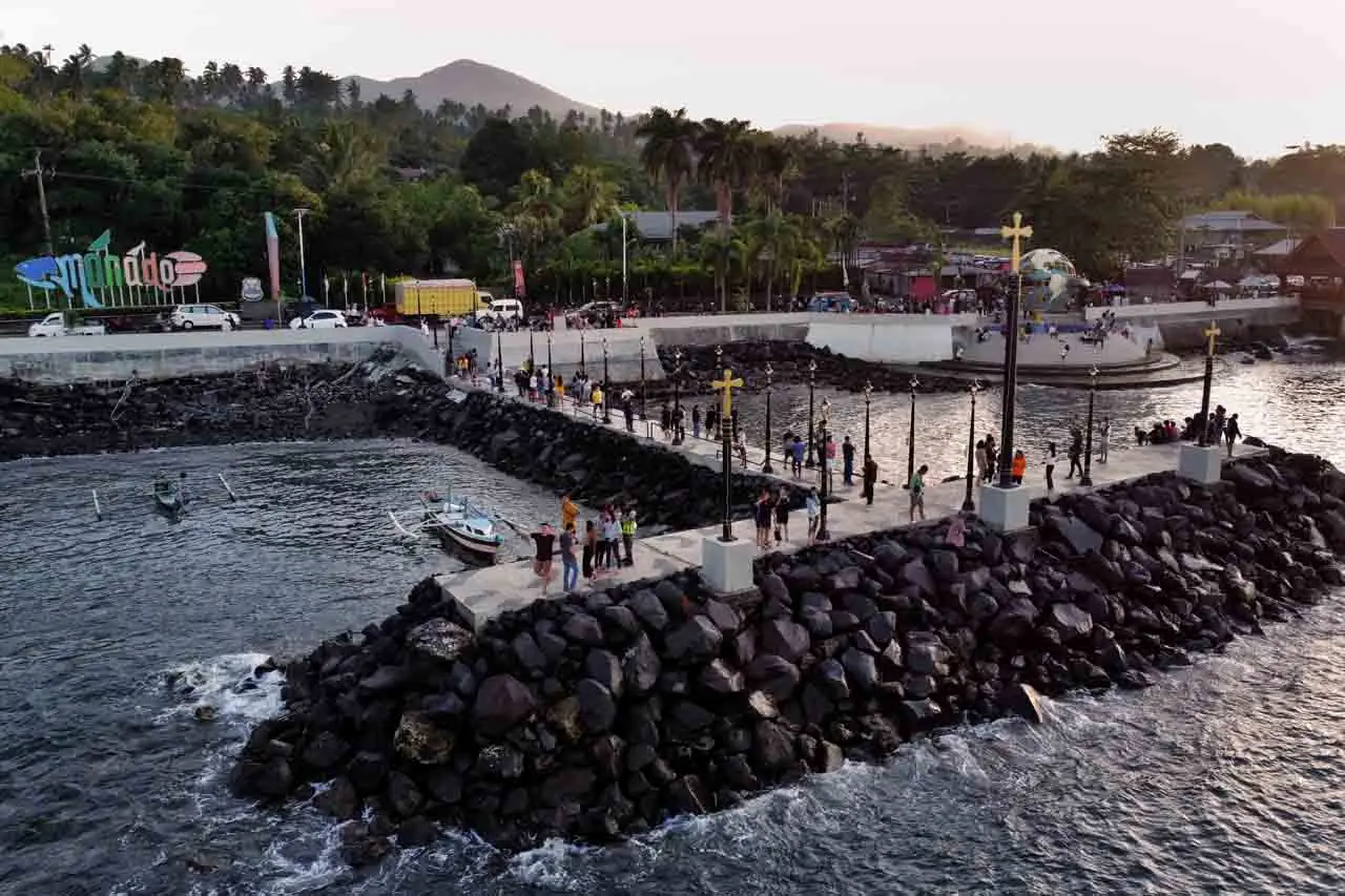 Revitalisasi Pantai...