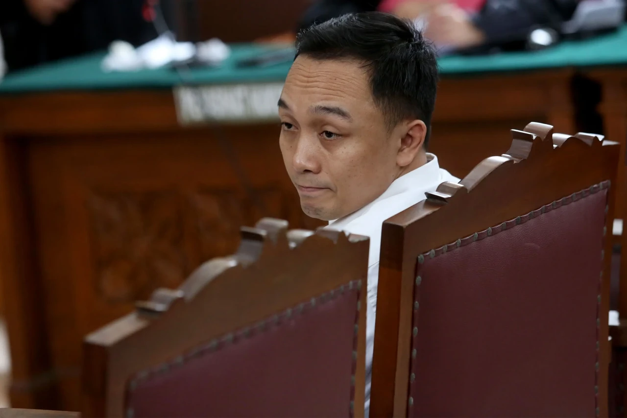 Ricky Rizal Dituntut...
