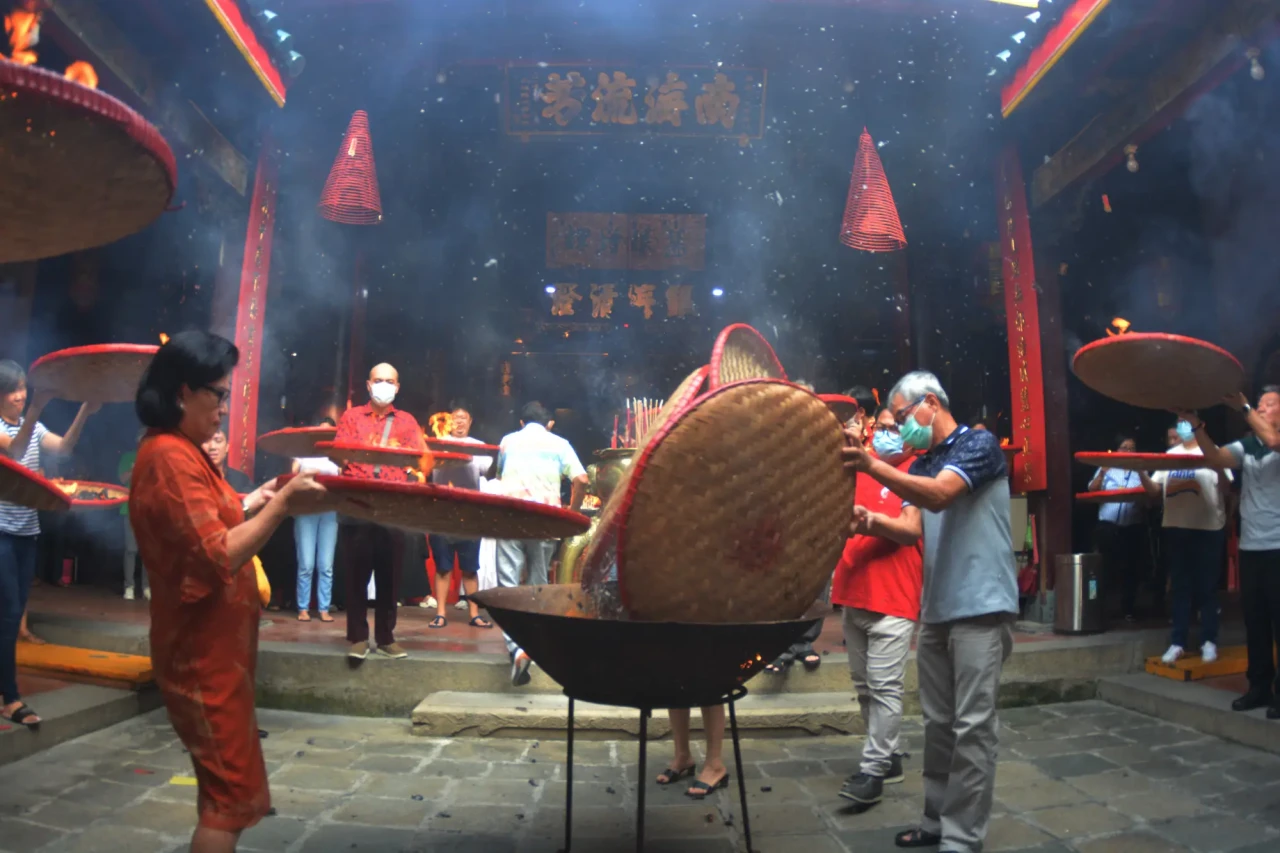 Ritual Bakar Tampah...