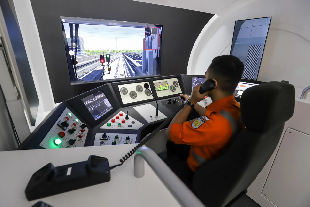 Melihat Depo LRT Jabodebek...