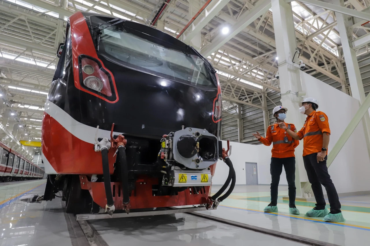 Melihat Depo LRT Jabodebek...
