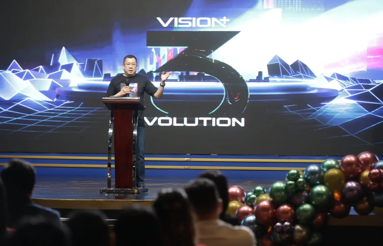 HT Hadiri Syukuran Vision+...