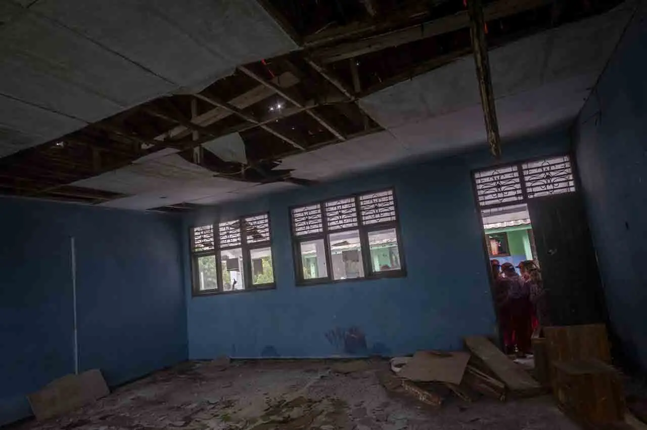 4 Ruang Kelas Sekolah...