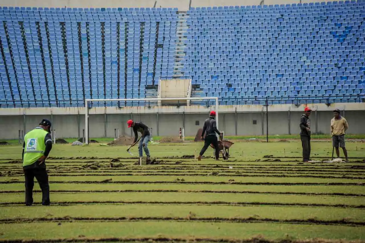 Renovasi Stadion Si...