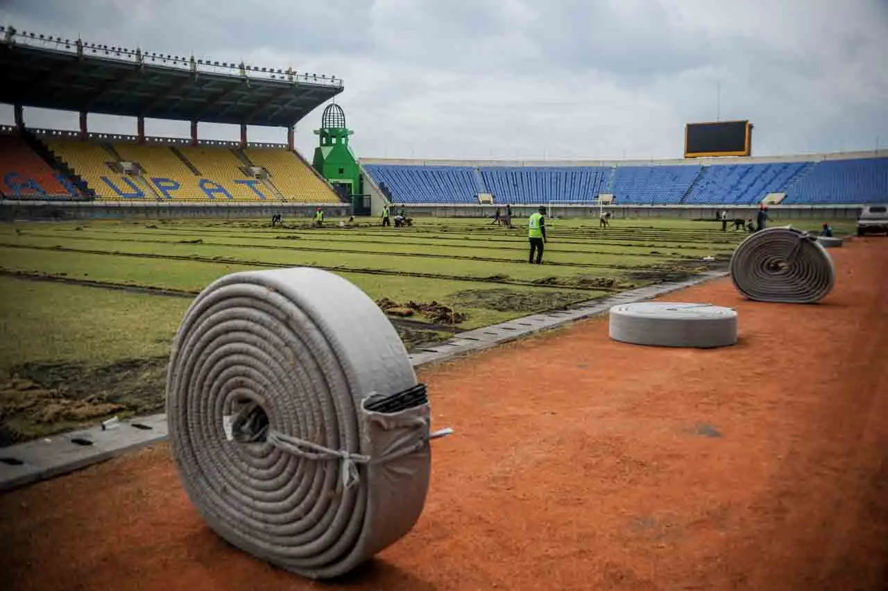 Renovasi Stadion Si...