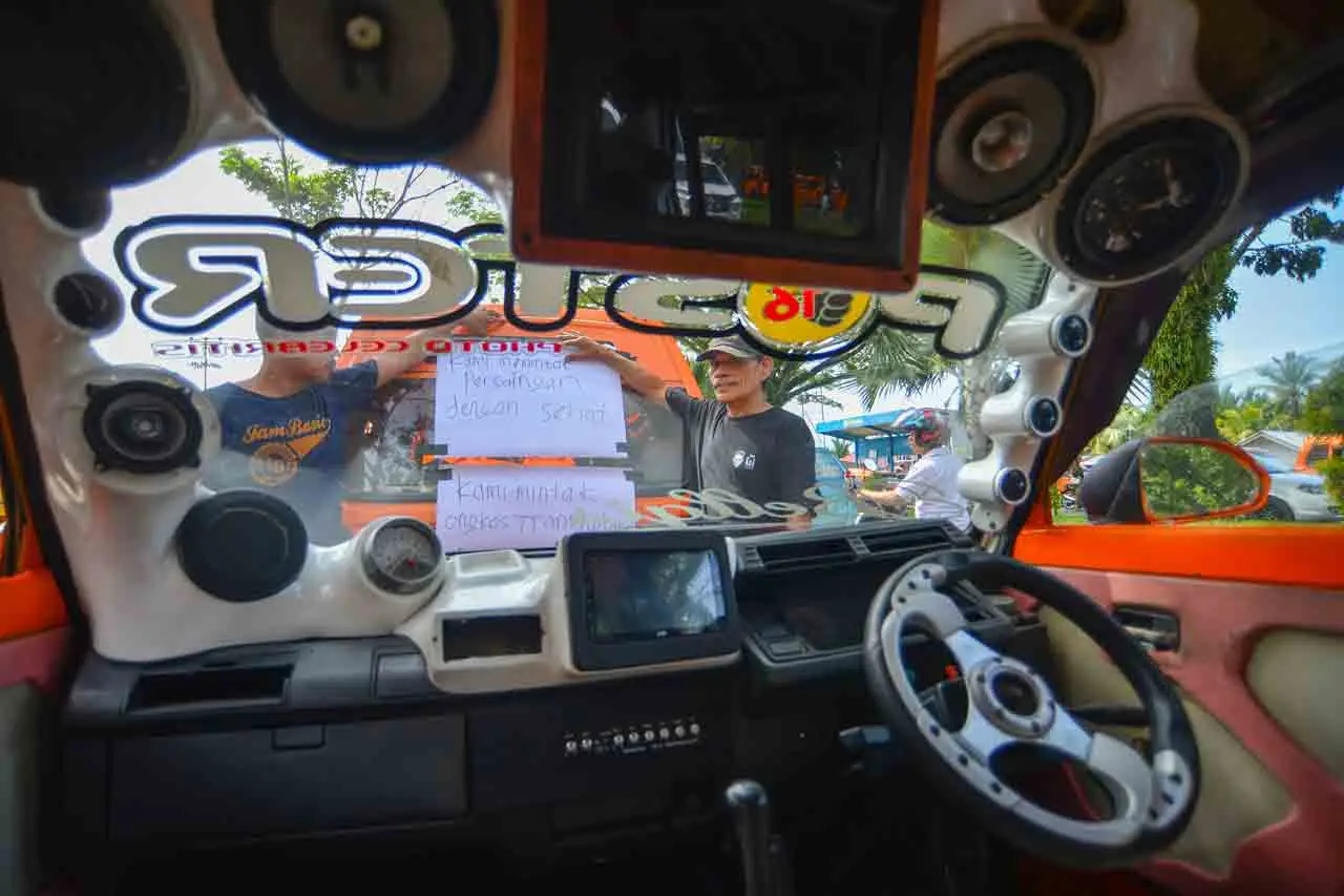 Tarif Trans Padang Lebih...