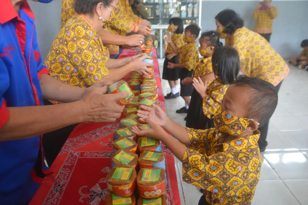 Senangnya Ratusan Siswa...