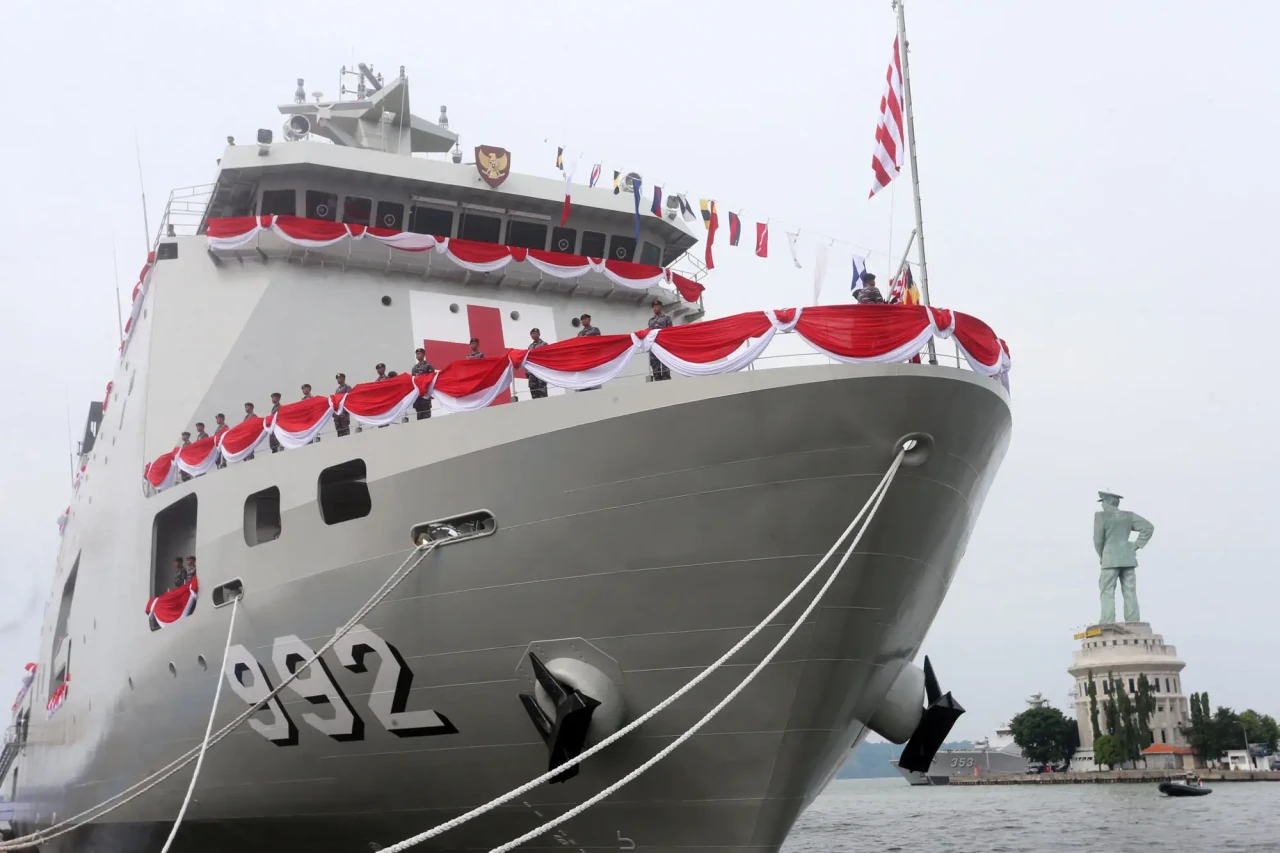 Kapal Rumah Sakit KRI...