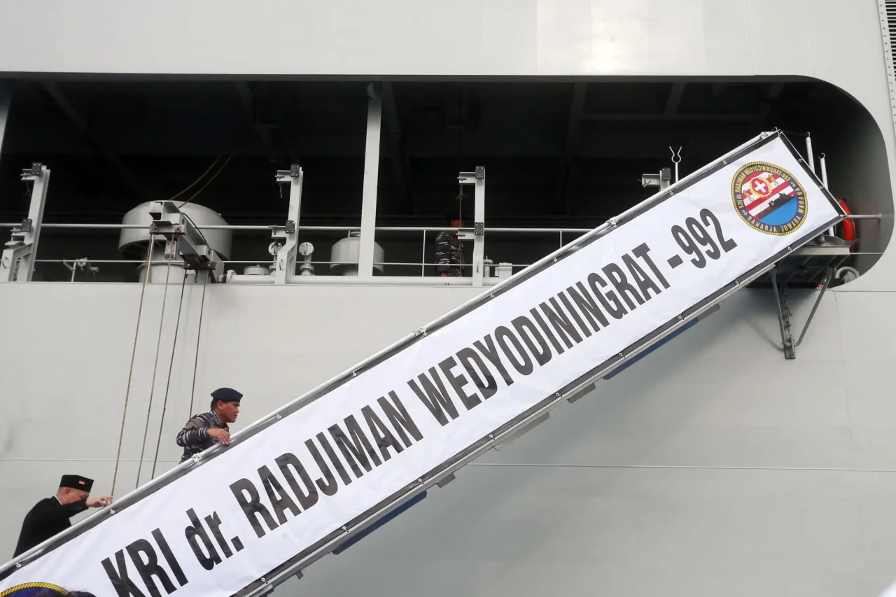 Kapal Rumah Sakit KRI...