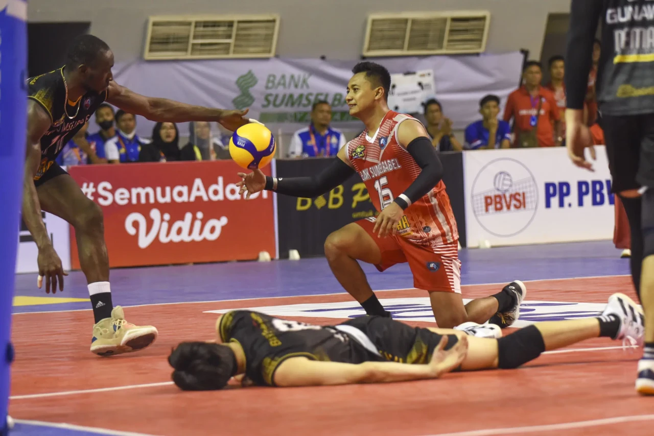 AHY Saksikan Kemenangan...