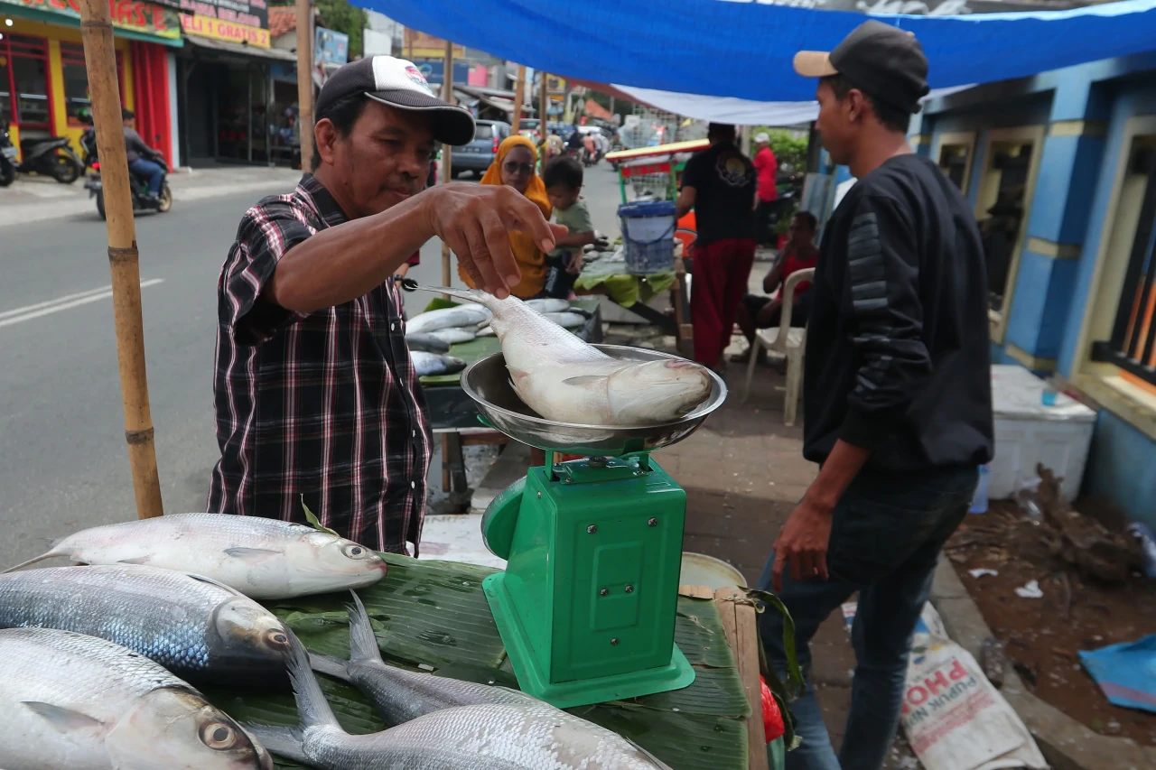 Jelang Imlek, Ikan Bandeng...