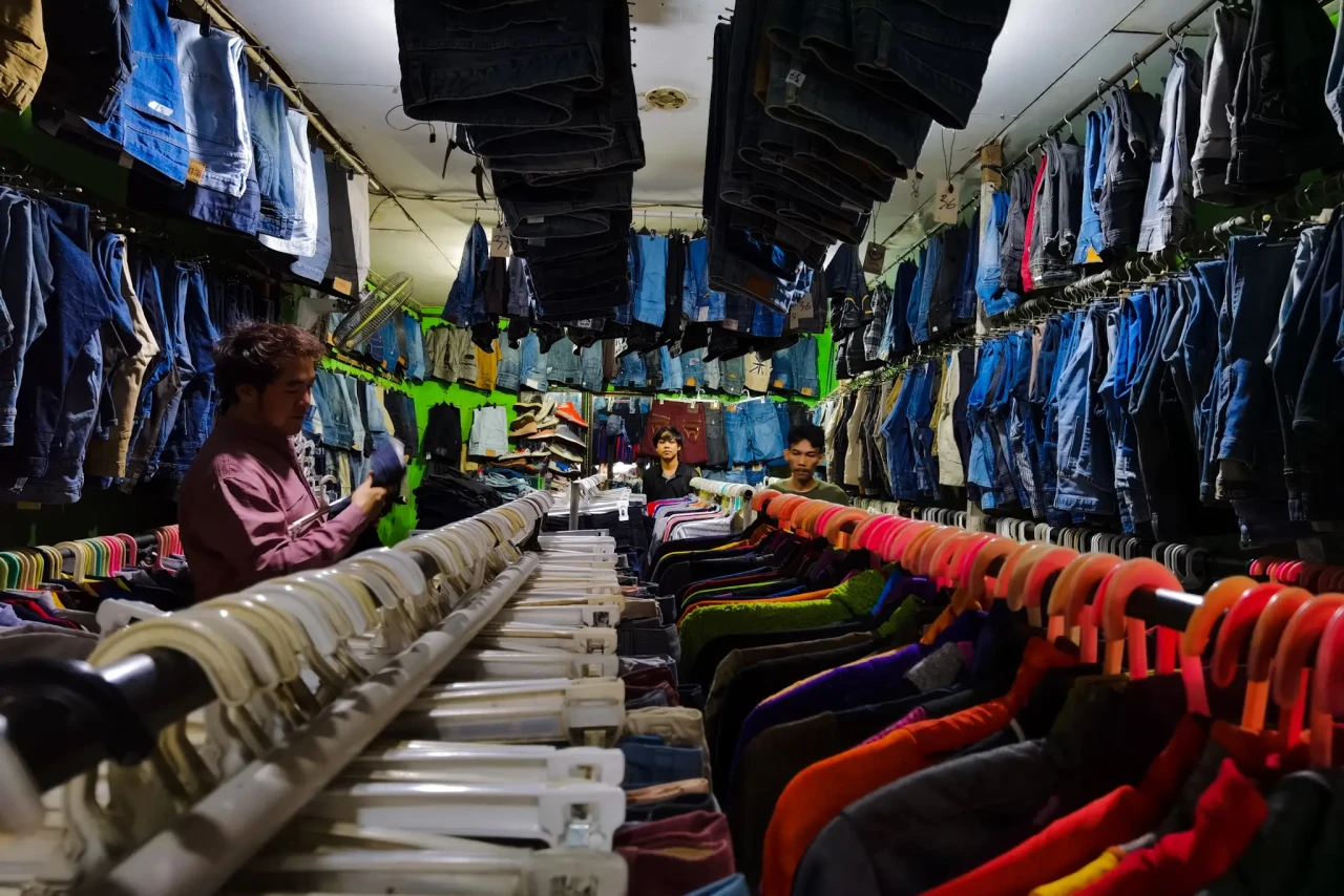 Thrifting Sebagai Gaya...