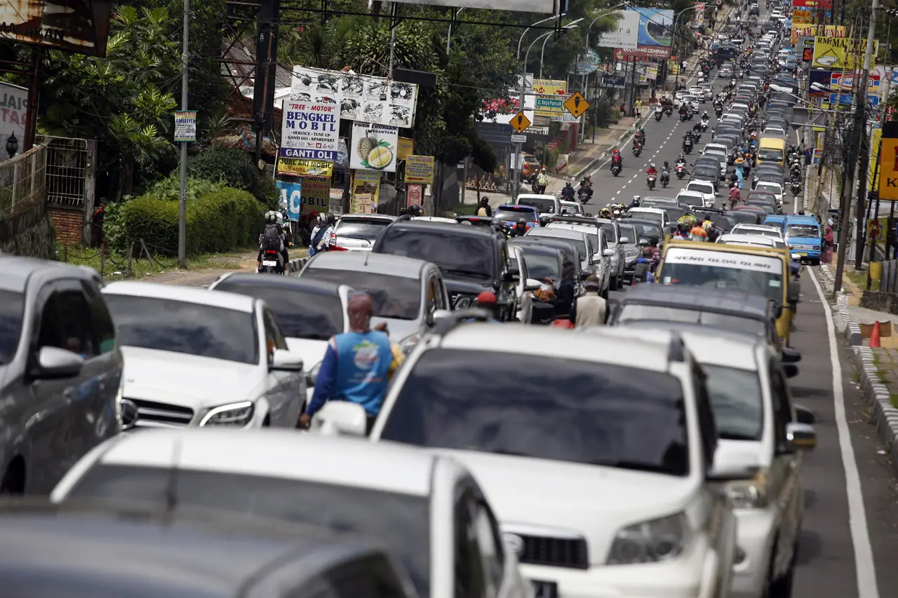 Padat Merayap Jalur...