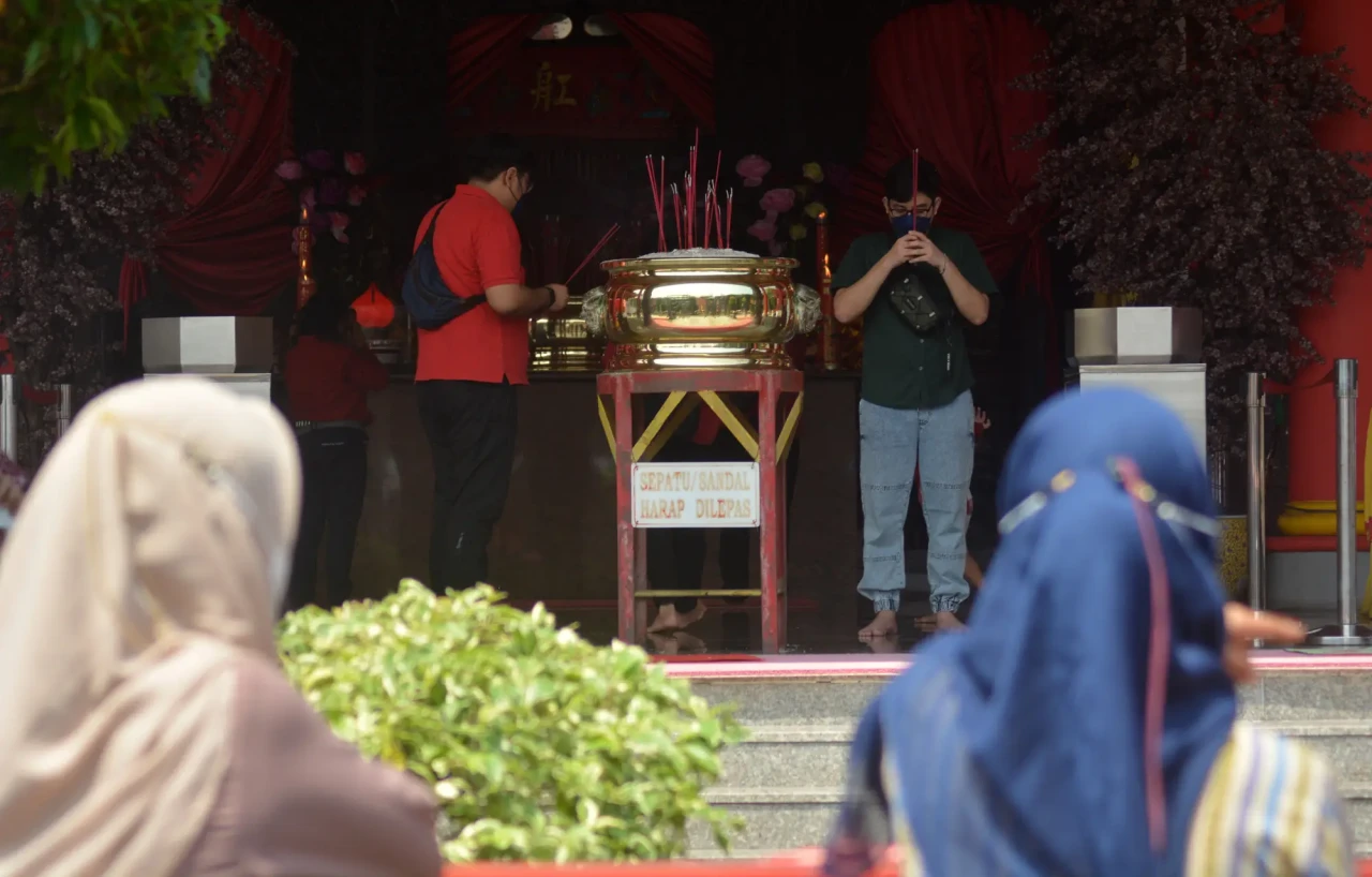 Potret Harmoni Perayaan...