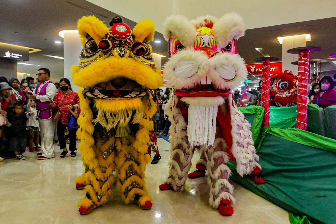 Atraksi Barongsai Meriahkan...