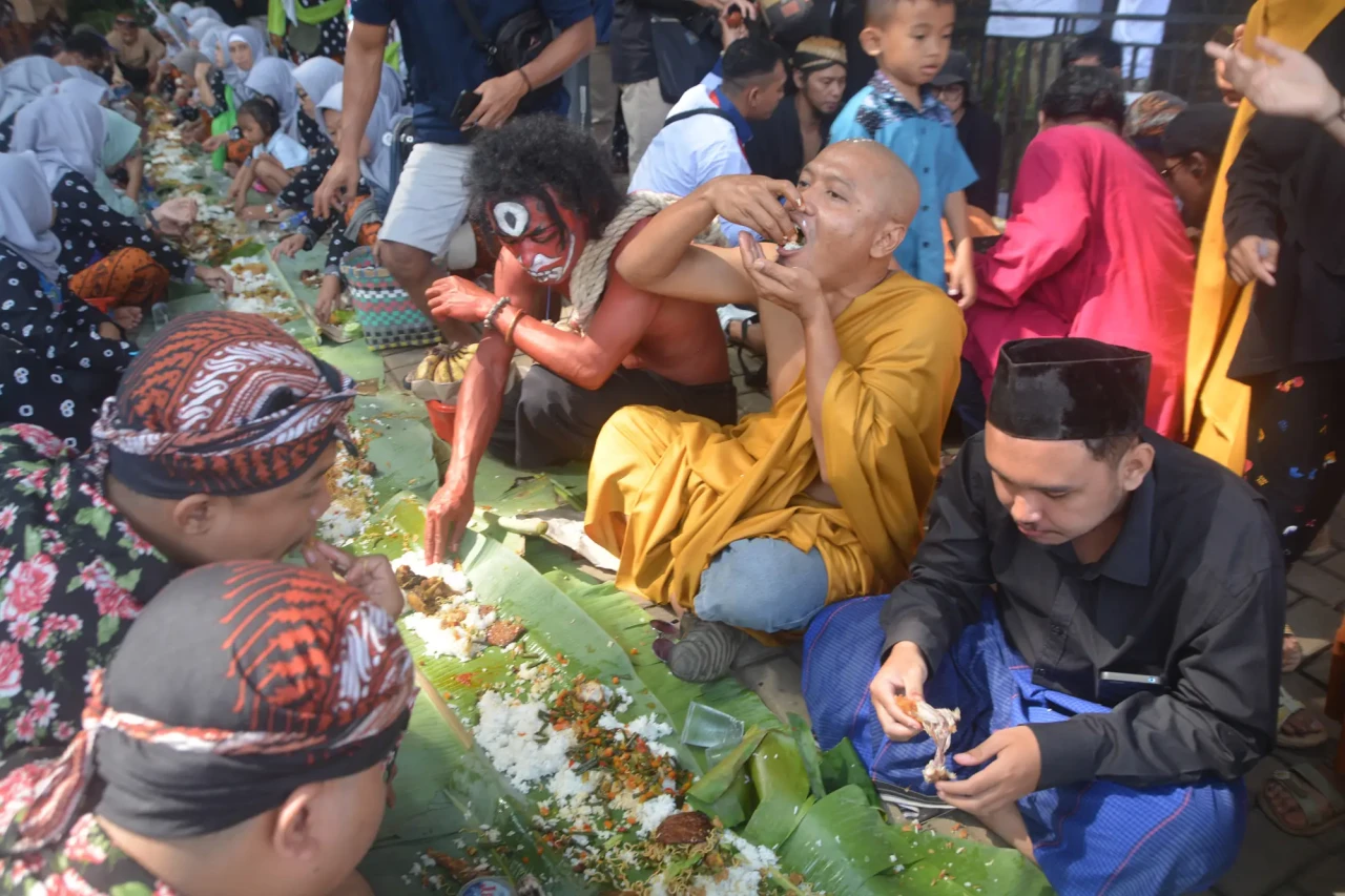 Guyub Rukun Dalam Tradisi...