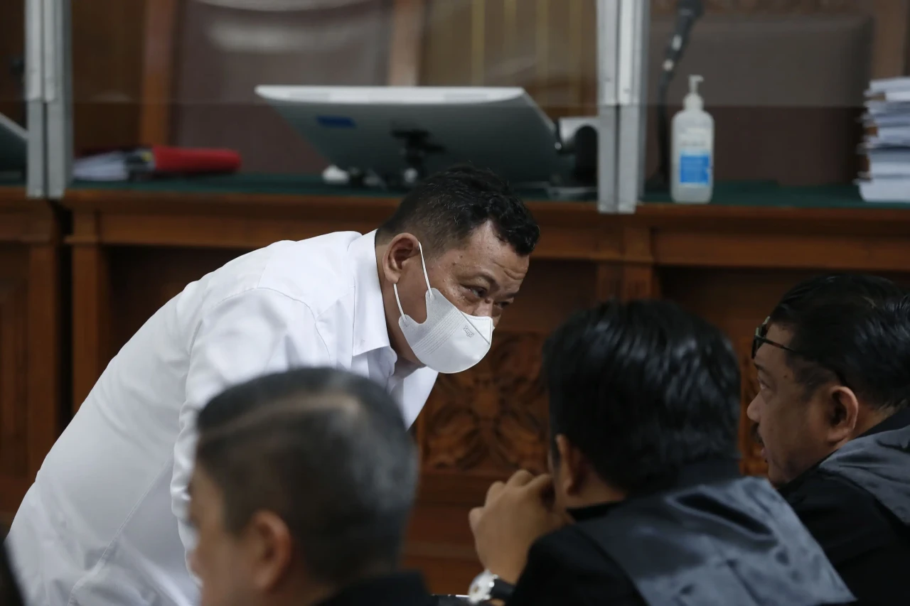 Bacakan Pleidoi, Kuat...