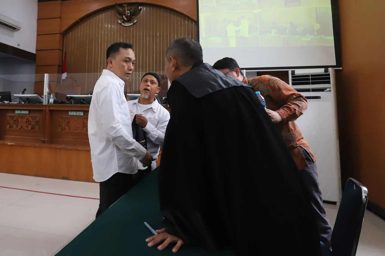 Ricky Rizal Jalani Sidang...