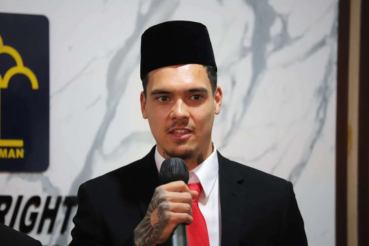 Sah Jadi WNI, Shayne...