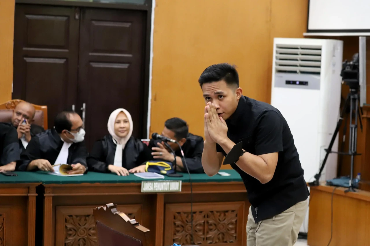 Ketuk Pintu Hati Hakim,...