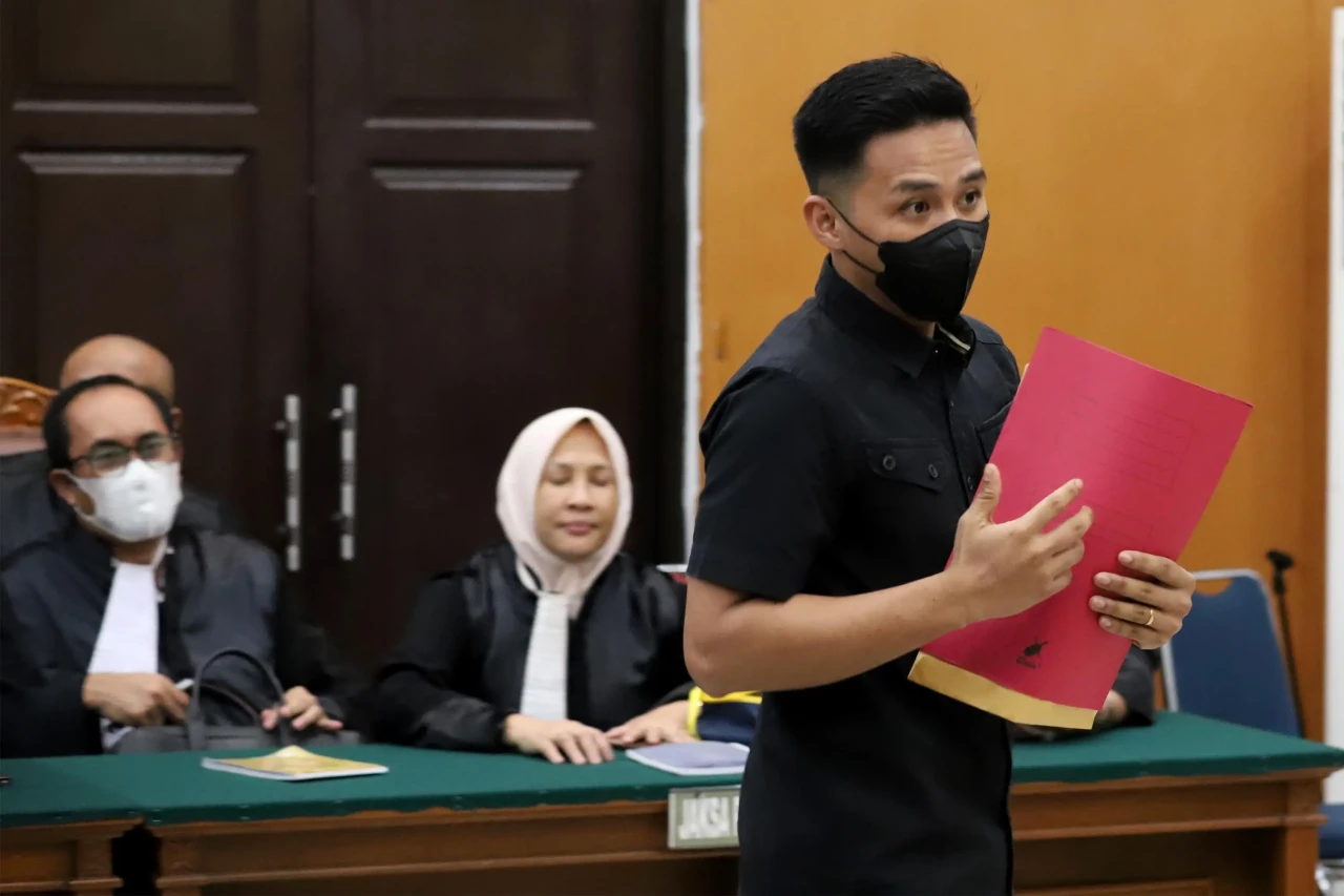 Ketuk Pintu Hati Hakim,...
