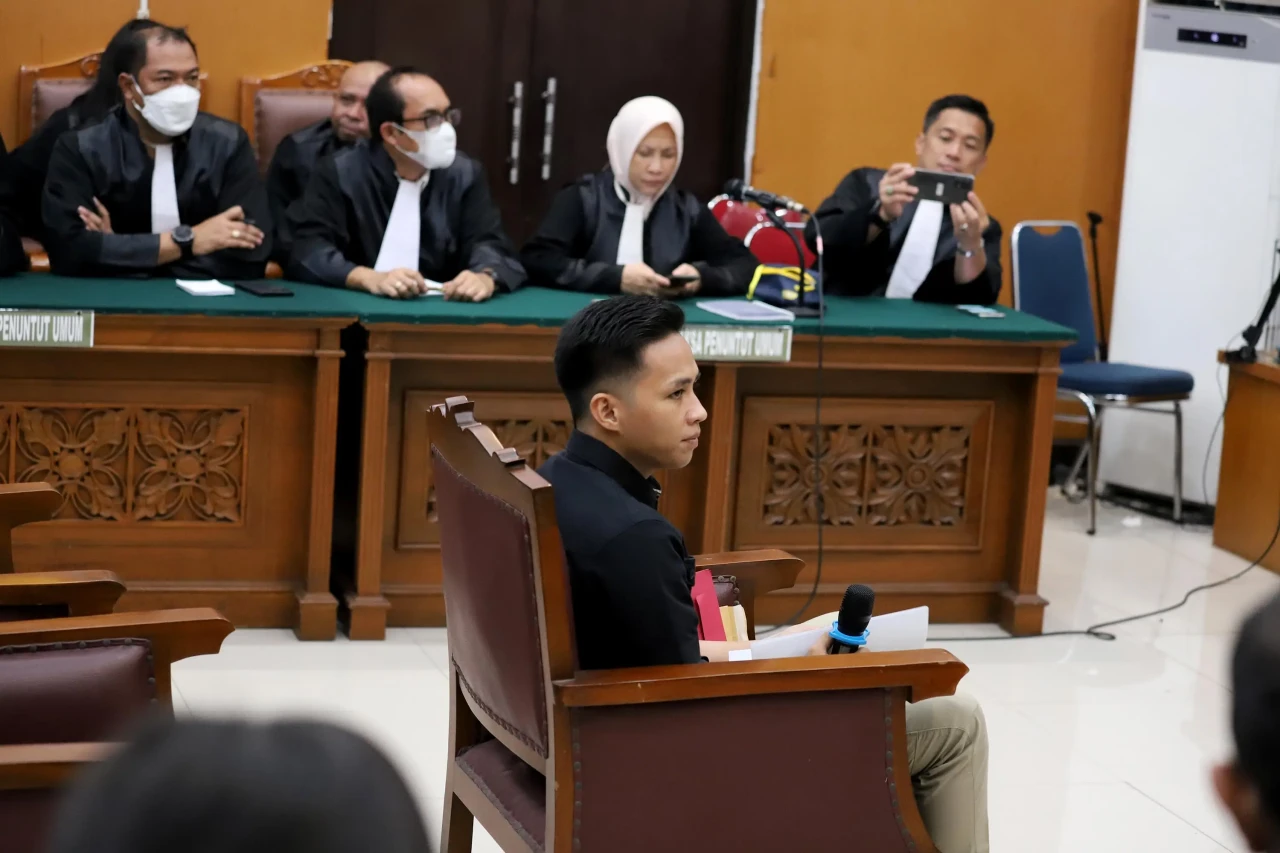 Ketuk Pintu Hati Hakim,...