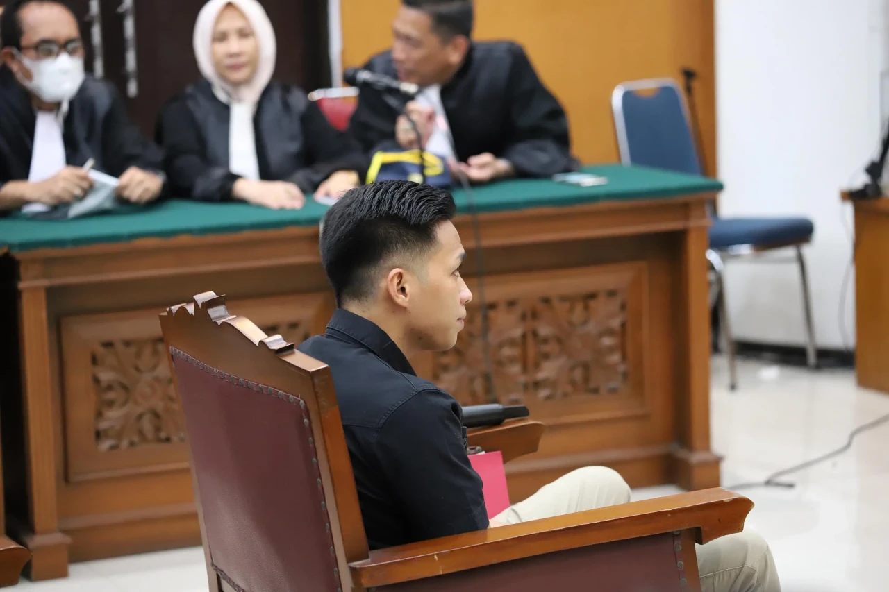 Ketuk Pintu Hati Hakim,...